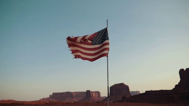 Bandera de Estados Unidos rasgada