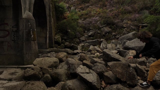 躲避雨水