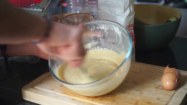 Mezclar la masa en un bol