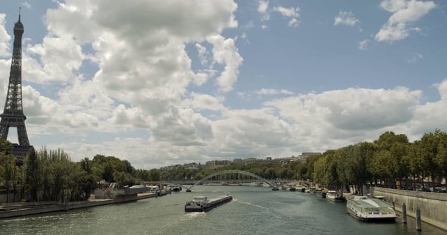 The Pont Des Arts And The Eiffel Tower In Paris, France Stock