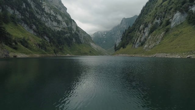 山间河流