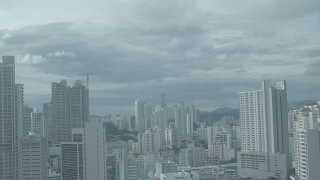 雨天的城市建筑