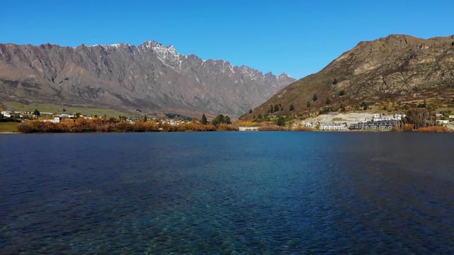 Lago en Queenstown, Nueva Zelanda