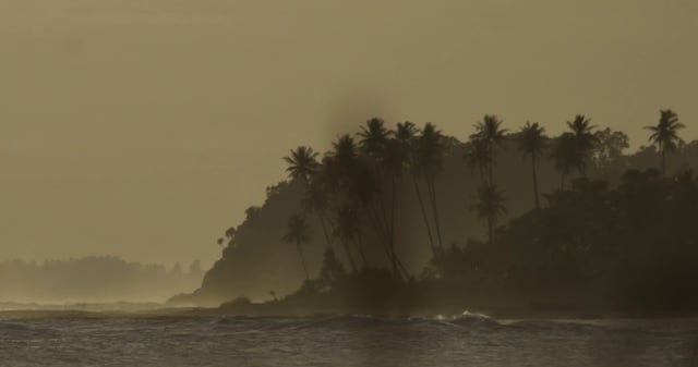 Descalme Océano Índico cerca de la costa de Sumatra